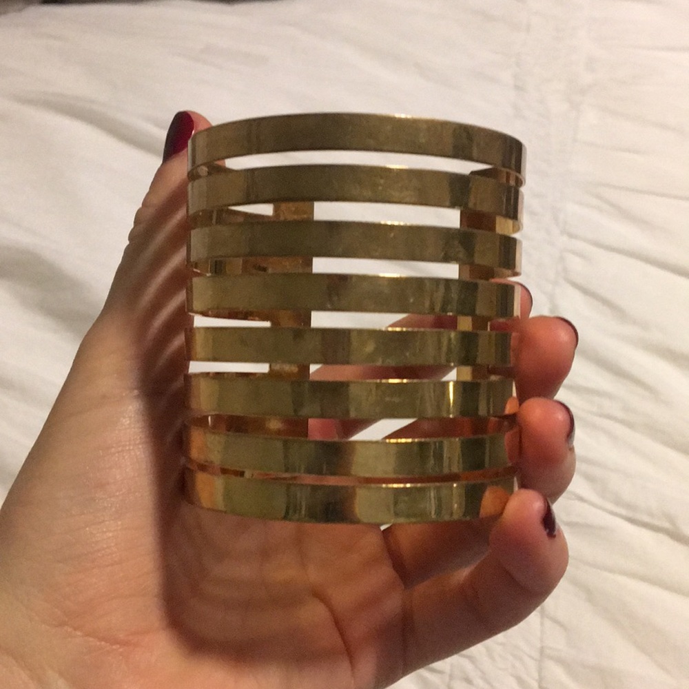 Cuff bracelets - Picture 1 of 2